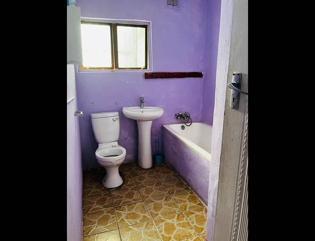 4.5 BEDROOM HOUSE FOR SALE IN UMLAZI BB
